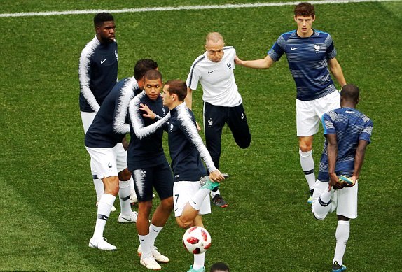 Trực tiếp Pháp 2-0 Uruguay (H2): Uruguay chủ trương nhồi bóng bổng